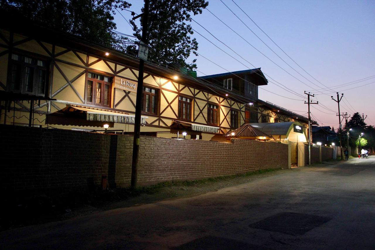 Hotel Walisons Resorts ศรีนาการ์ ภายนอก รูปภาพ