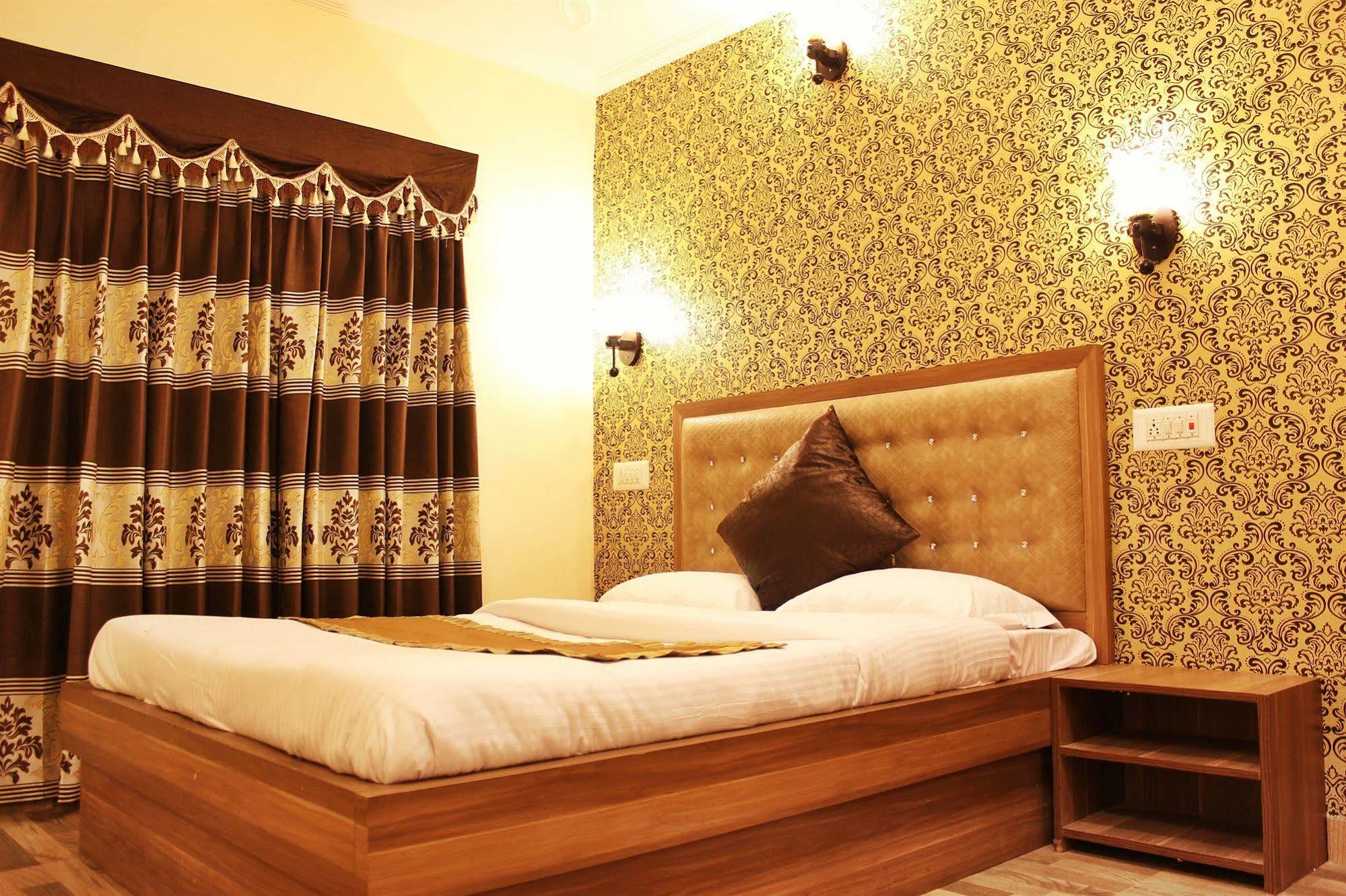 Hotel Walisons Resorts ศรีนาการ์ ภายนอก รูปภาพ