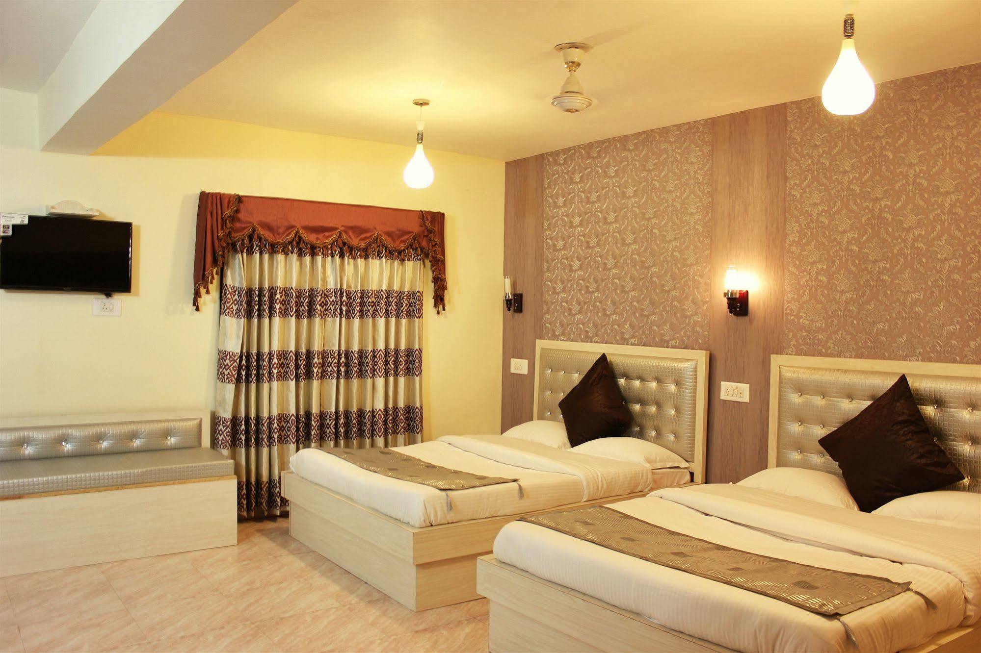 Hotel Walisons Resorts ศรีนาการ์ ภายนอก รูปภาพ