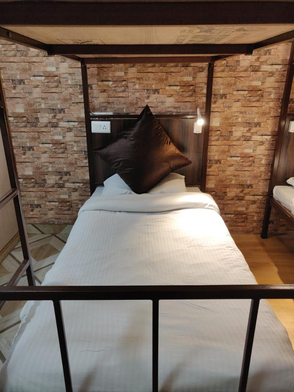 Hotel Walisons Resorts ศรีนาการ์ ภายนอก รูปภาพ